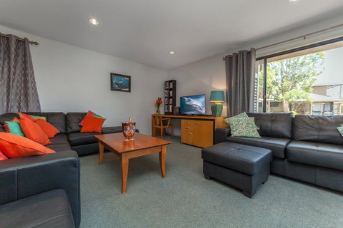 Condo 105 @ Horizons Golf Resort - Salamander Bay NSW - Accommodation in Surfers Paradise 6