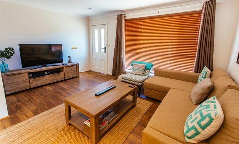 Sunbaker Pet Friendly Awards Finalist 4 Mins Walk To Culburra Beach - Accommodation in Surfers Paradise 7