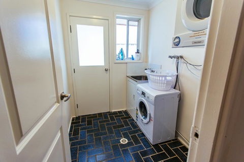 Sunbaker Pet Friendly Awards Finalist 4 Mins Walk To Culburra Beach - Accommodation in Surfers Paradise 27