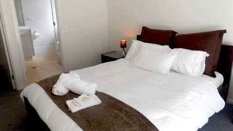 Jindabyne Executive - Accommodation in Surfers Paradise 1