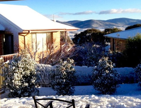 Jindabyne Executive - Accommodation in Surfers Paradise 10