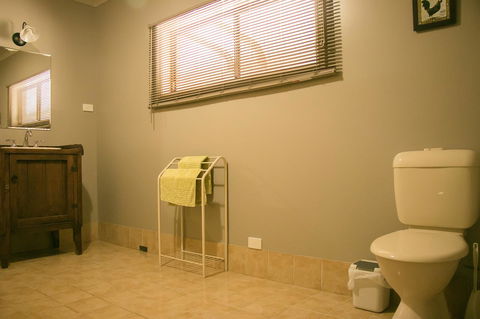Ironstone Estate Lovedale - Accommodation in Surfers Paradise 9
