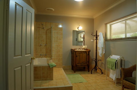 Ironstone Estate Lovedale - Accommodation in Surfers Paradise 32