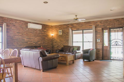 Ironstone Estate Lovedale - Accommodation in Surfers Paradise 18