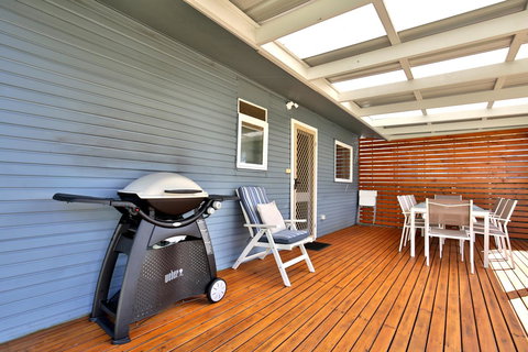Hayes Beach House I Award Winner I 4 Mins To Beach - Accommodation in Surfers Paradise 7