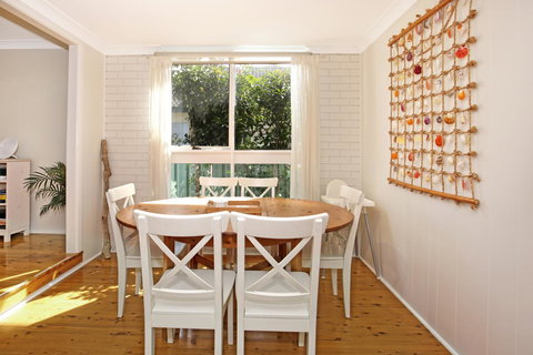 Hayes Beach House I Award Winner I 4 Mins To Beach - Accommodation in Surfers Paradise 13