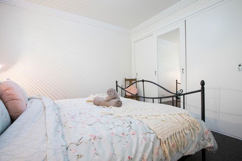 Armidale Cottage - House 2 - Accommodation in Surfers Paradise 24