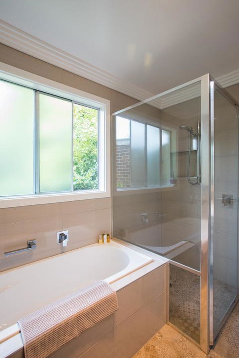 Armidale Cottage - House 2 - Accommodation in Surfers Paradise 27