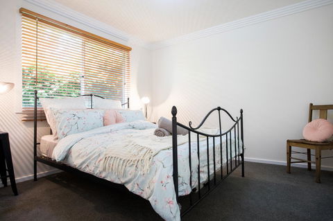 Armidale Cottage - House 2 - Accommodation in Surfers Paradise 23