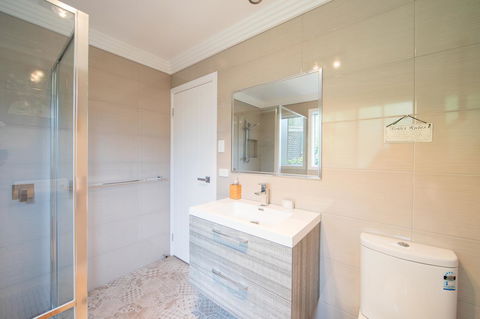 Armidale Cottage - House 2 - Accommodation in Surfers Paradise 29