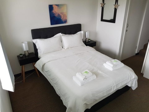 Manly Central Executive - Accommodation in Surfers Paradise 12