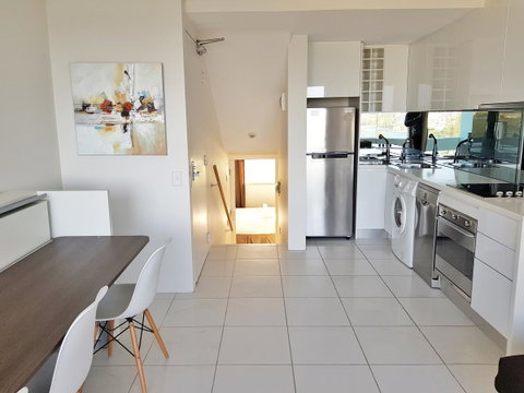 Manly Central Executive - Accommodation in Surfers Paradise 7