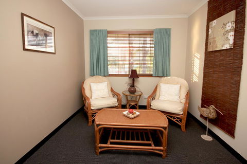 Sapphire Waters Motor Inn - Accommodation in Surfers Paradise 14