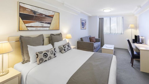 Oaks Sydney Castlereagh Suites - Accommodation in Surfers Paradise 6