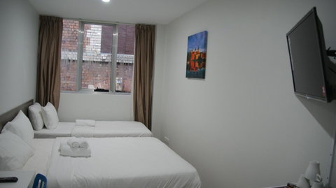 Dixon Residences - Accommodation in Surfers Paradise 5