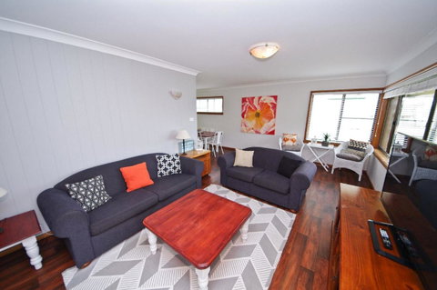 Breakaway, 11 Scott Street - Accommodation in Surfers Paradise 5