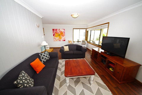 Breakaway, 11 Scott Street - Accommodation in Surfers Paradise 8