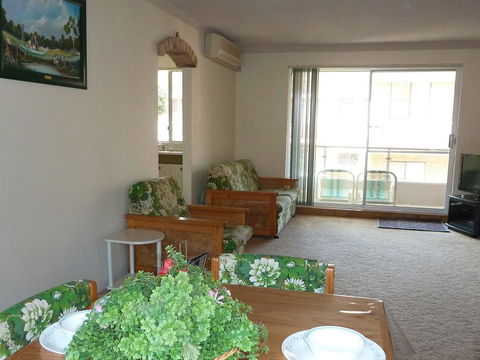 The Breakers 13 - Accommodation in Surfers Paradise 5