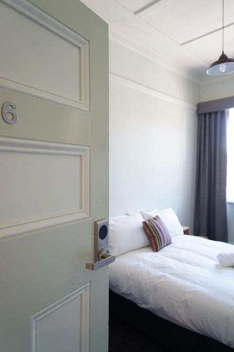 Rosehill Hotel - Accommodation in Surfers Paradise 1