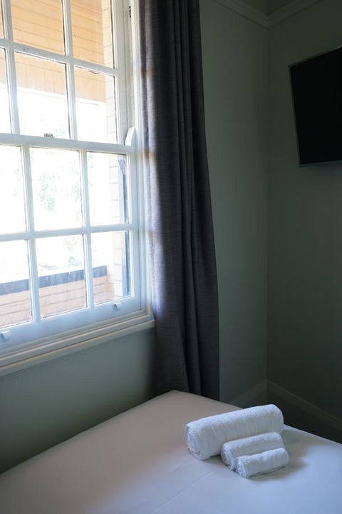 Rosehill Hotel - Accommodation in Surfers Paradise 24