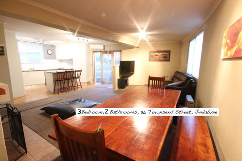 Full Circle Apartments - Accommodation in Surfers Paradise 10