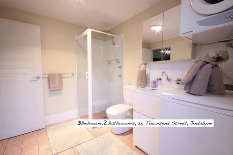 Full Circle Apartments - Accommodation in Surfers Paradise 14