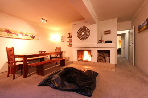Full Circle Apartments - Accommodation in Surfers Paradise 0