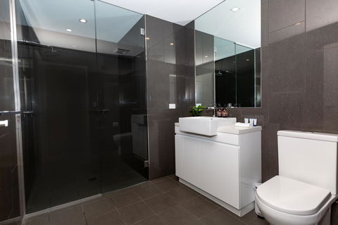 Brand New Executive Apartment - Accommodation in Surfers Paradise 16