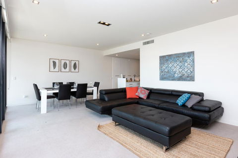 Brand New Executive Apartment - Accommodation in Surfers Paradise 1