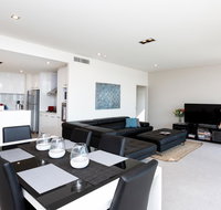 Brand New Executive Apartment - Accommodation in Surfers Paradise