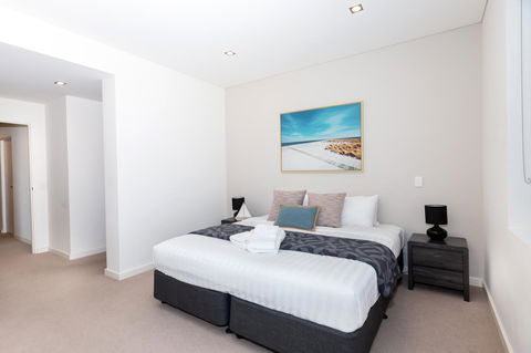 Brand New Executive Apartment - Accommodation in Surfers Paradise 9