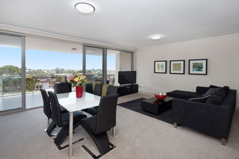 The Junction Palais - Modern And Spacious 2BR Bondi Junction Apartment Close To Everything - Accommodation in Surfers Paradise 0