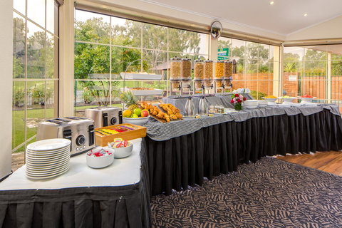 Best Western Plus Hovell Tree Inn - Accommodation in Surfers Paradise 10
