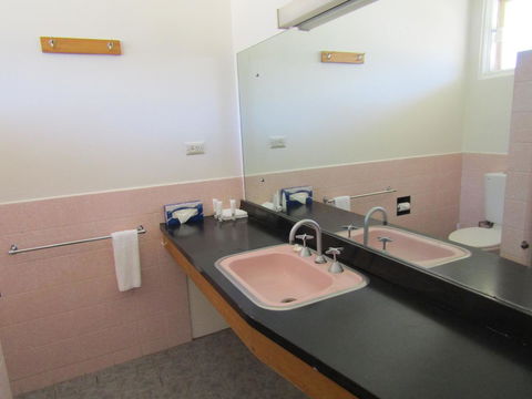 Allonville Gardens Motel - Accommodation in Surfers Paradise 18