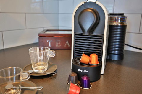 Jervis Bay Beach Shack I Pet Friendly - Accommodation in Surfers Paradise 4