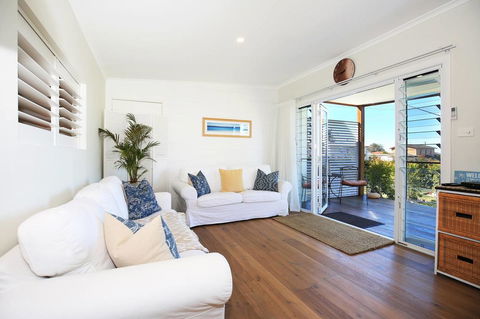 Jervis Bay Beach Shack I Pet Friendly - Accommodation in Surfers Paradise 2