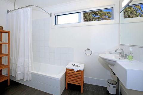 Jervis Bay Beach Shack I Pet Friendly - Accommodation in Surfers Paradise 8