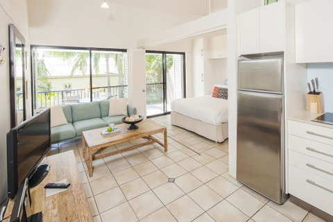Julians Apartments - Accommodation in Surfers Paradise 30