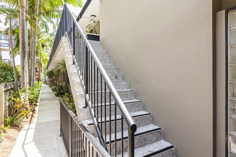 Julians Apartments - Accommodation in Surfers Paradise 24