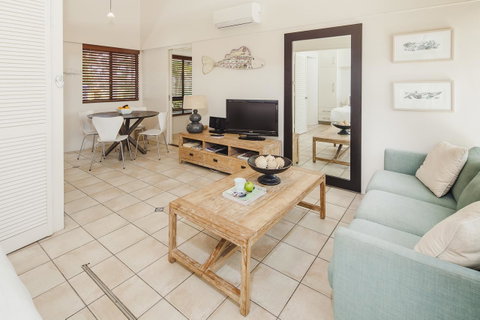 Julians Apartments - Accommodation in Surfers Paradise 17
