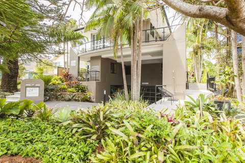 Julians Apartments - Accommodation in Surfers Paradise 11