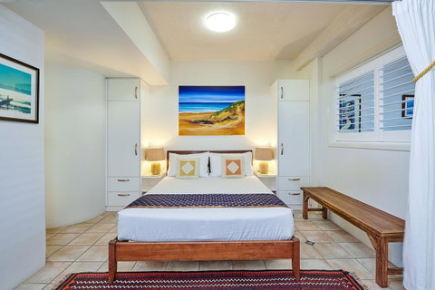 Julians Apartments - Accommodation in Surfers Paradise 42