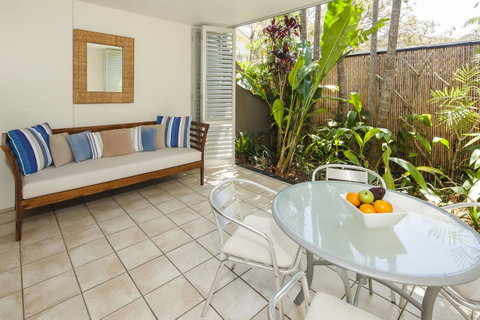 Julians Apartments - Accommodation in Surfers Paradise 23