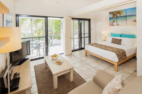 Julians Apartments - Accommodation in Surfers Paradise 12