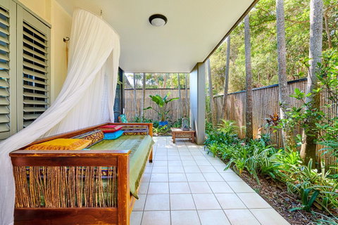 Julians Apartments - Accommodation in Surfers Paradise 2