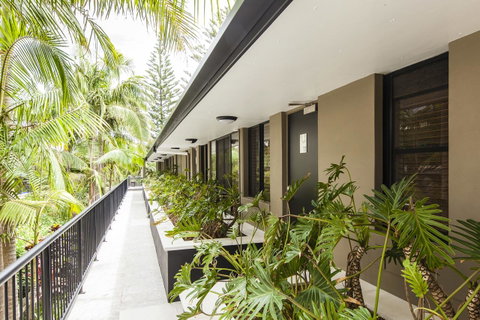 Julians Apartments - Accommodation in Surfers Paradise 25