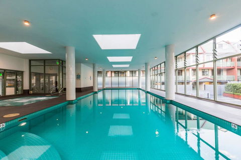 Nobbs Â· Executive 2 Storey Sydney Apartment With Pool - Accommodation in Surfers Paradise 12