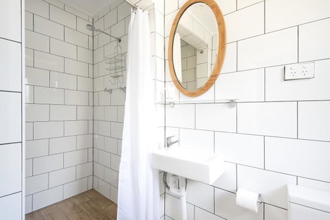 Designer Studios Manly - Accommodation in Surfers Paradise 34