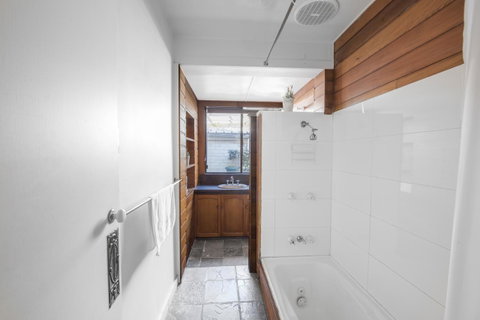 Designer Studios Manly - Accommodation in Surfers Paradise 9