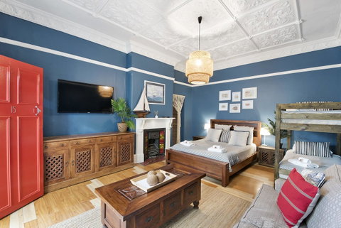 Designer Studios Manly - Accommodation in Surfers Paradise 5